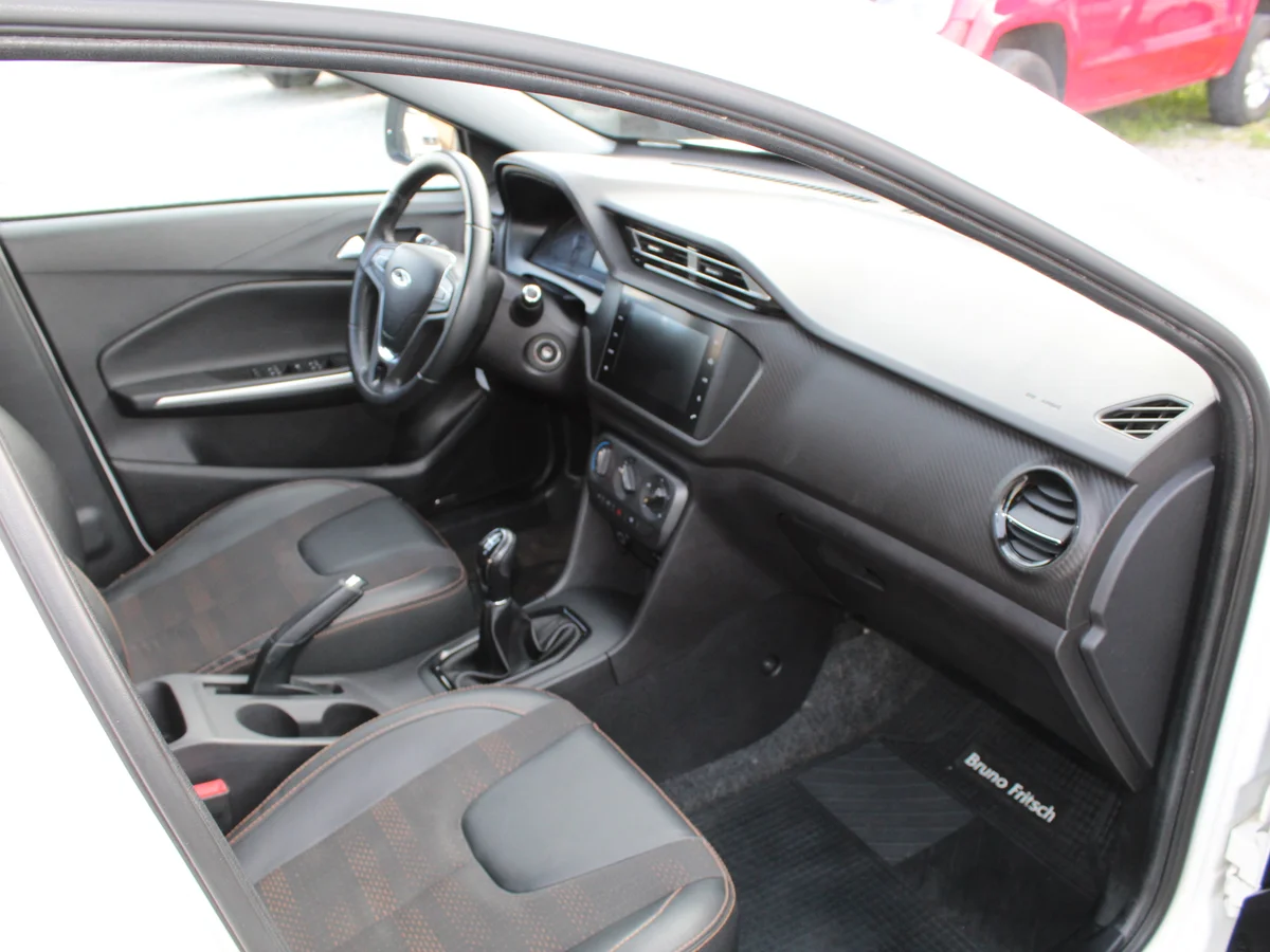 Chery Tiggo 2 — foto 5 de 11