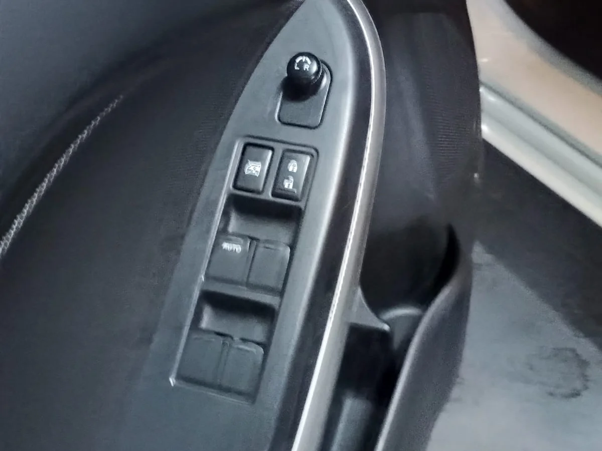 SUZUKI BALENO GLX HB 1.4L AUT - Miniatura 10