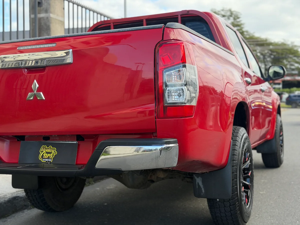 MITSUBISHI L200 4X4 2019 - Miniatura 8