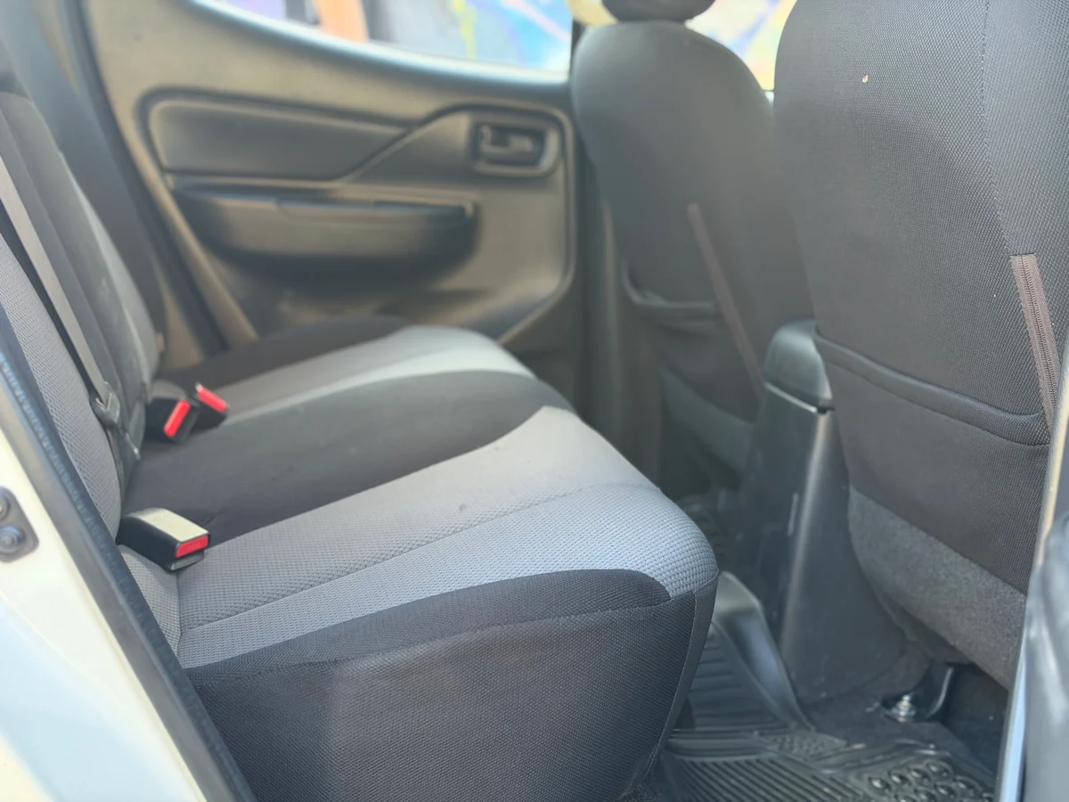 MITSUBISHI L200 4X4 2019 - Miniatura 9