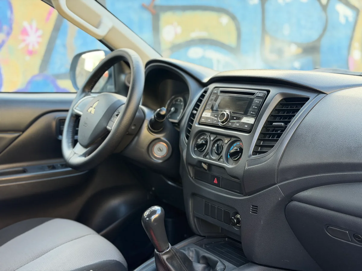 MITSUBISHI L200 4X4 2019 - Miniatura 11