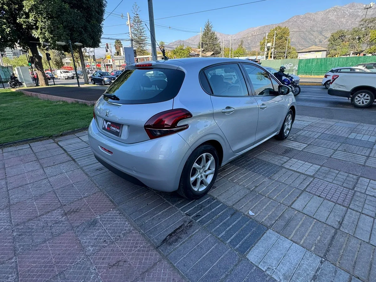 PEUGEOT ACTIVE 208