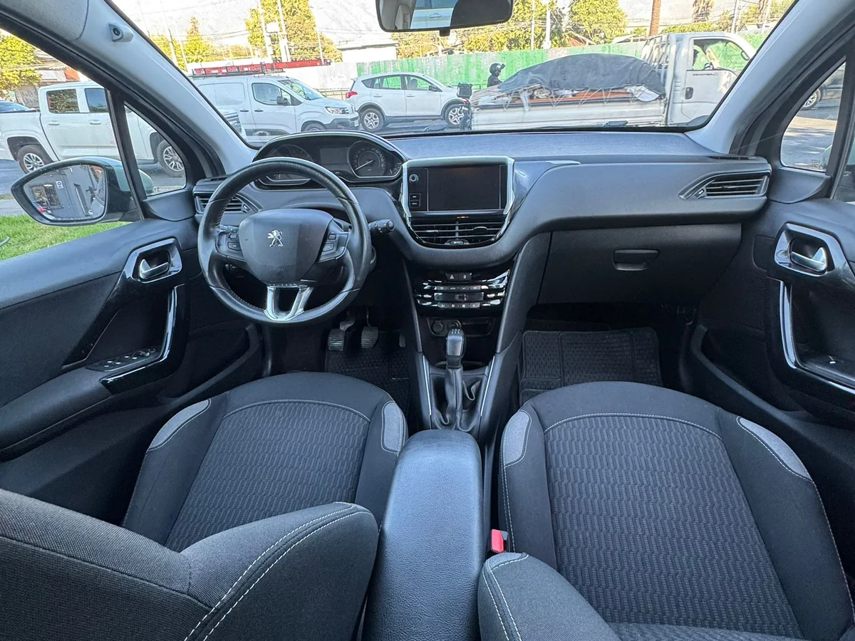 PEUGEOT ACTIVE 208 - Miniatura 9