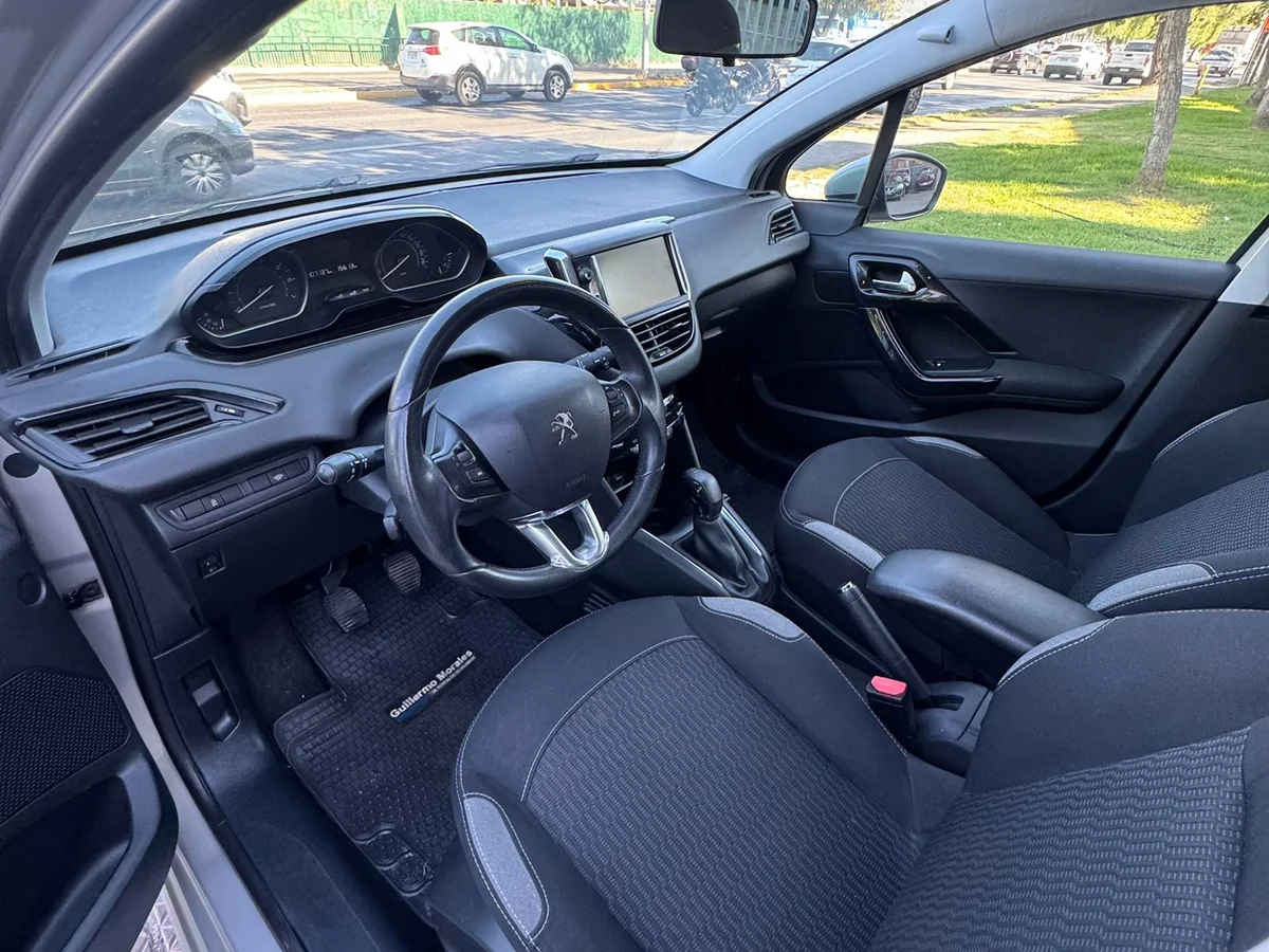 PEUGEOT ACTIVE 208 - Miniatura 10
