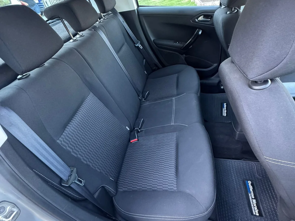 PEUGEOT ACTIVE 208 - Miniatura 12