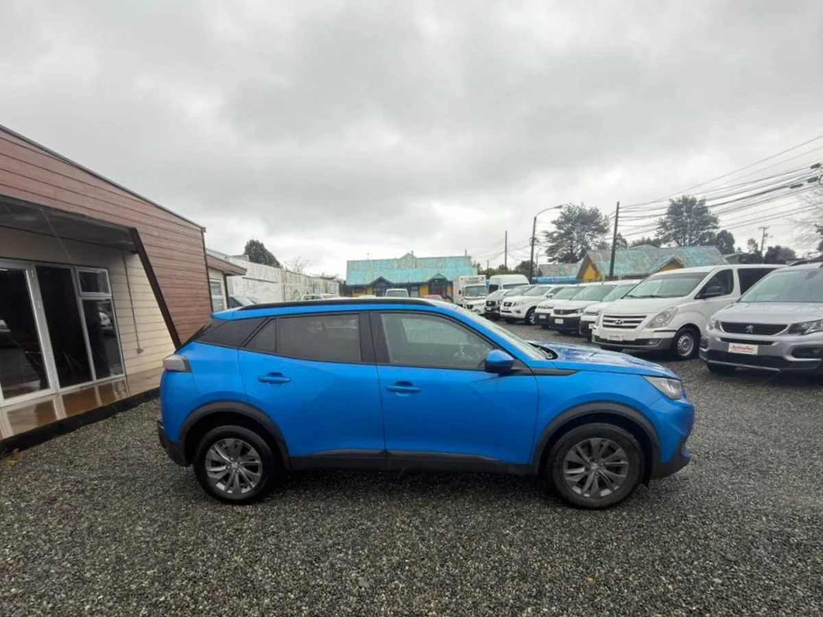 Peugeot 2008 — foto 12 de 12
