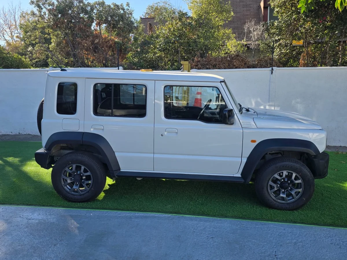 JIMNY 1.5 AT GLX 5P - Miniatura 7
