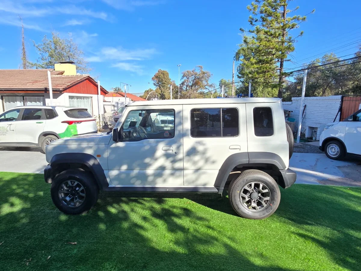 JIMNY 1.5 AT GLX 5P - Miniatura 10