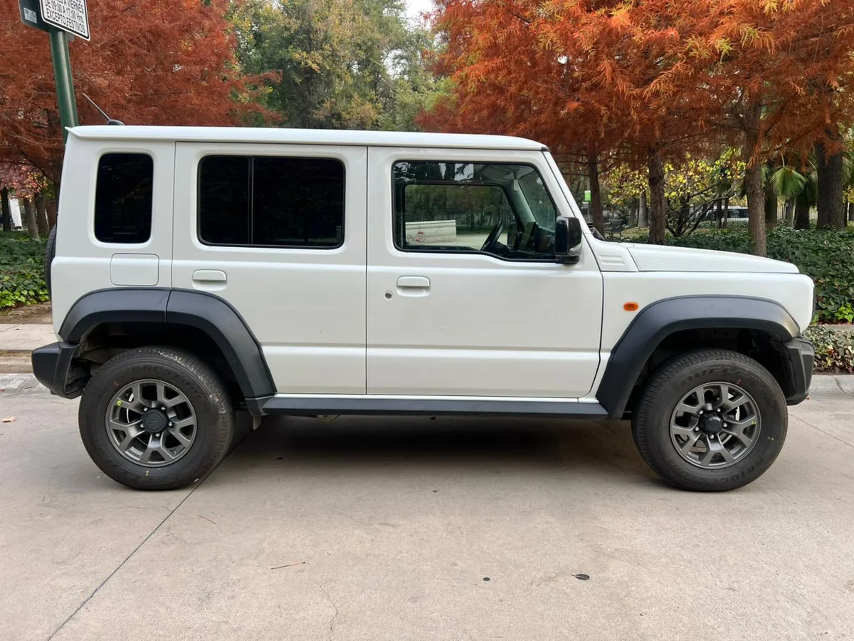 SUZUKI Jimny 1.5 AT GLX 5P 2025 - Miniatura 9