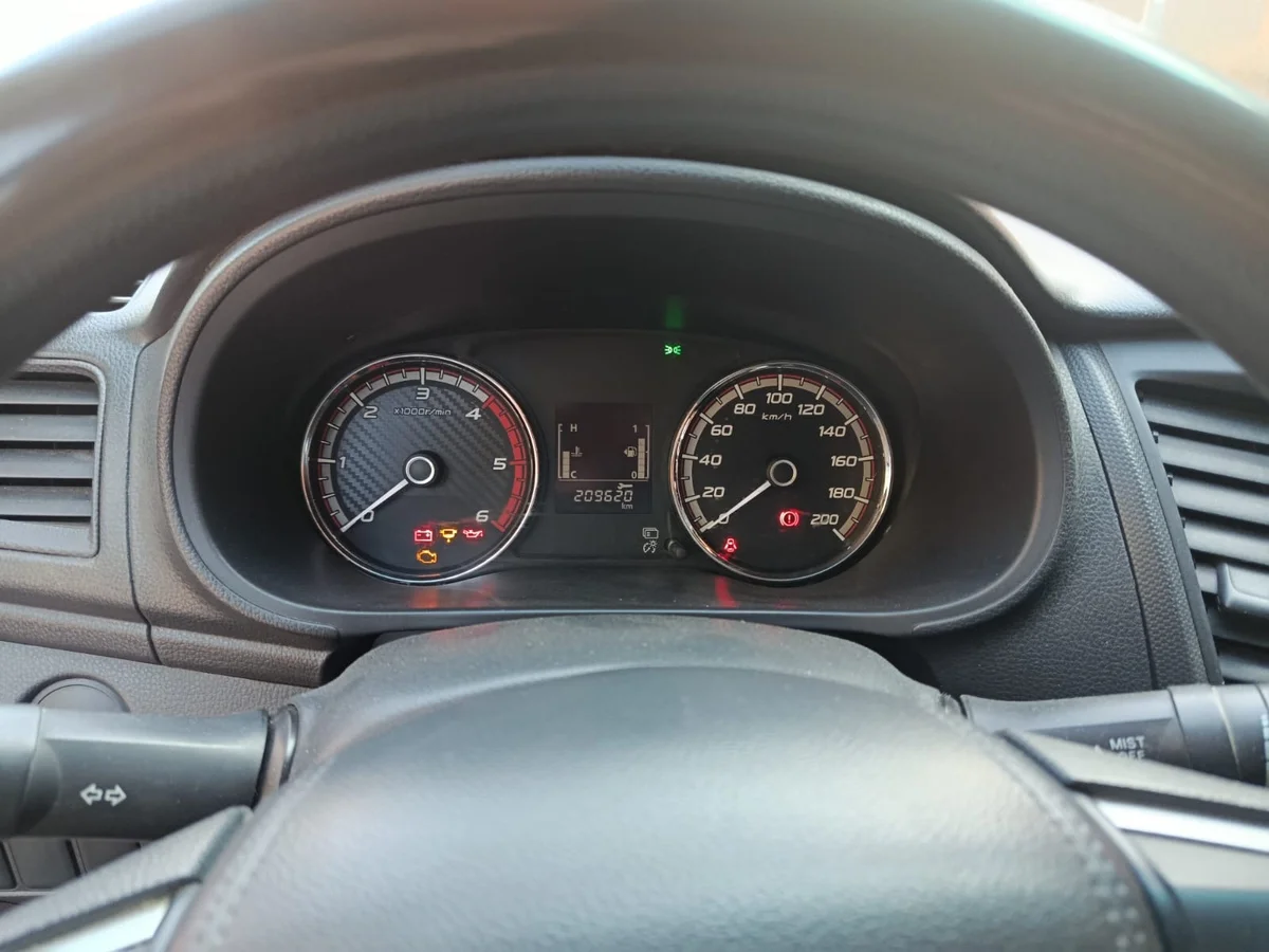 Mitsubishi L200 Work CR 2021 4x2