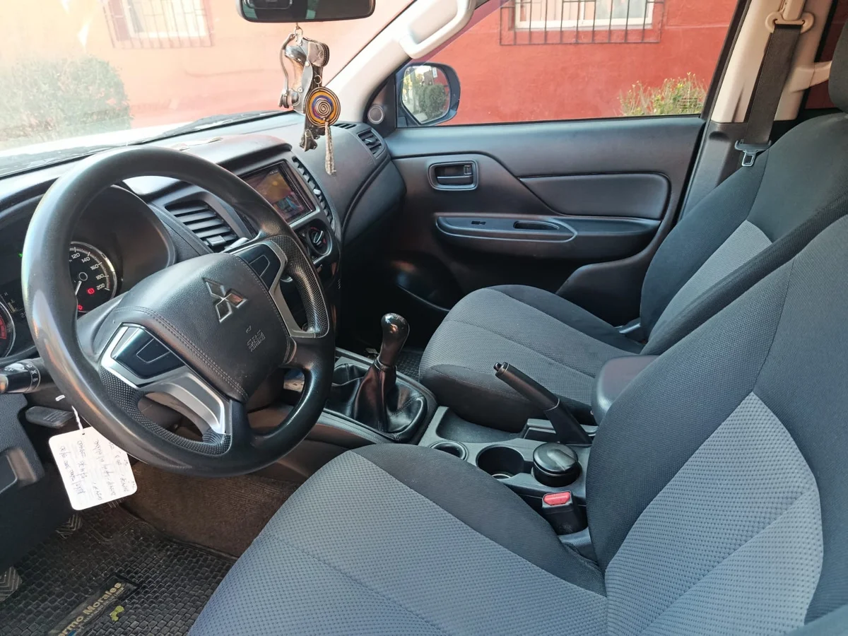 Mitsubishi L200 Work CR 2021 4x2 - Miniatura 8