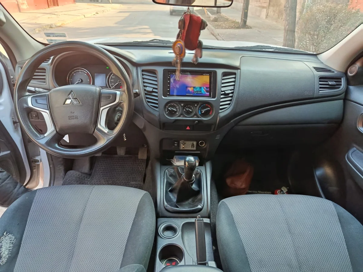 Mitsubishi L200 Work CR 2021 4x2 - Miniatura 11