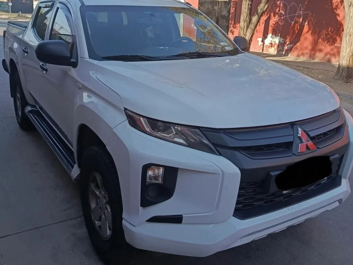 Mitsubishi L200 Work CR 2021 4x2