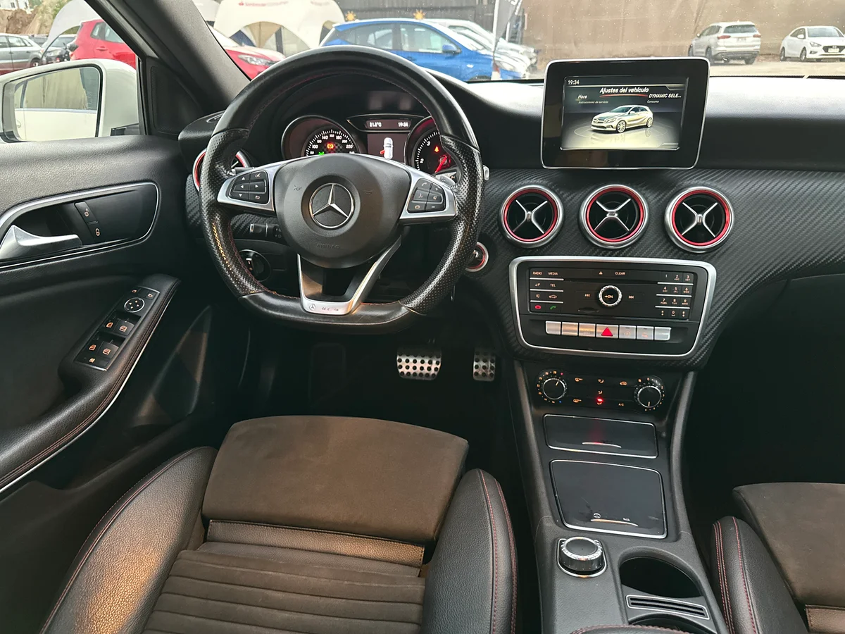 MERCEDES BENZ A200 2.1 CDI DCT AUT LOOK AMG DIESEL 2018 - Miniatura 18