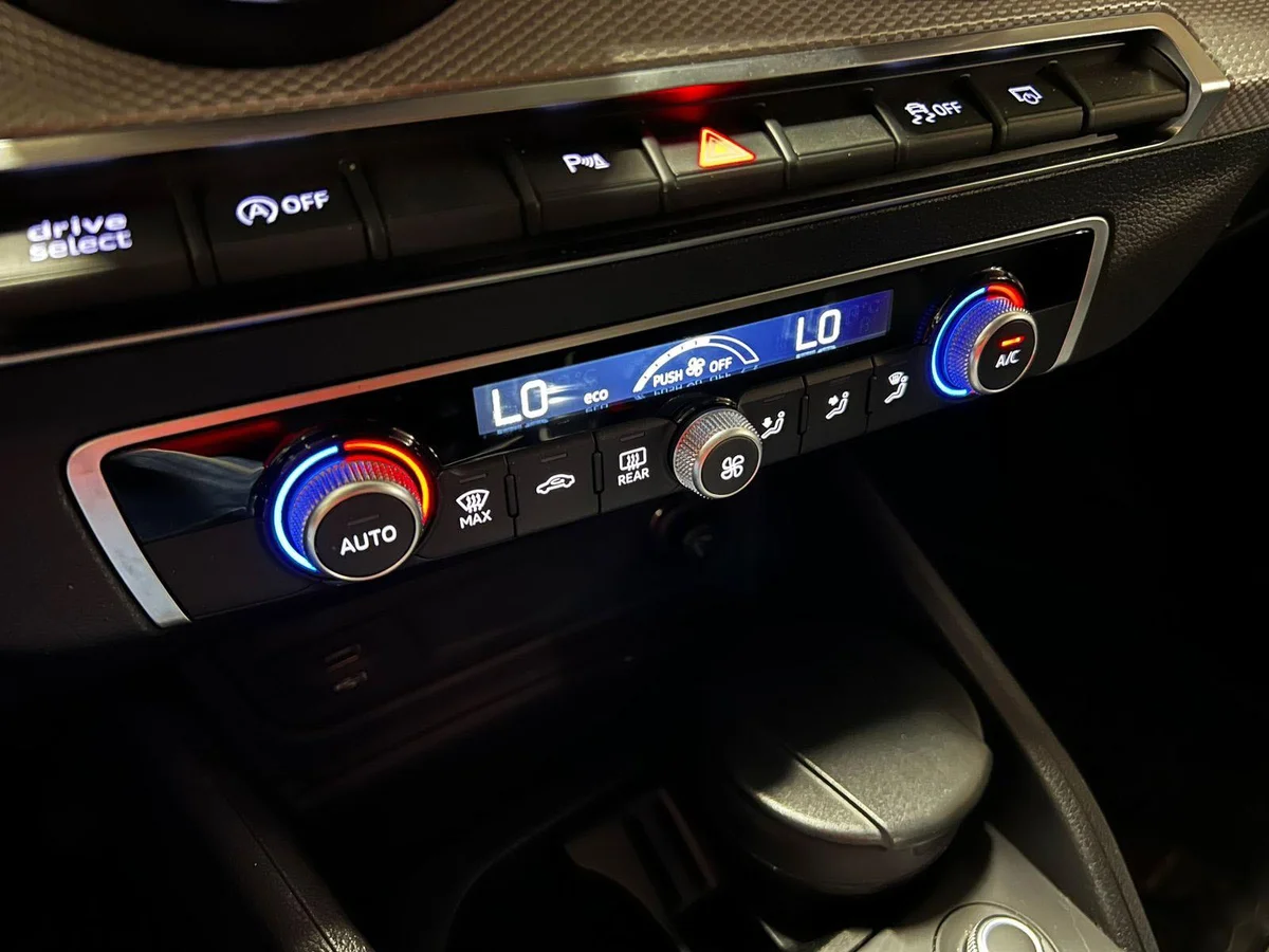 AUDI Q2 35 TFSI 1.4T 2023 - Miniatura 16