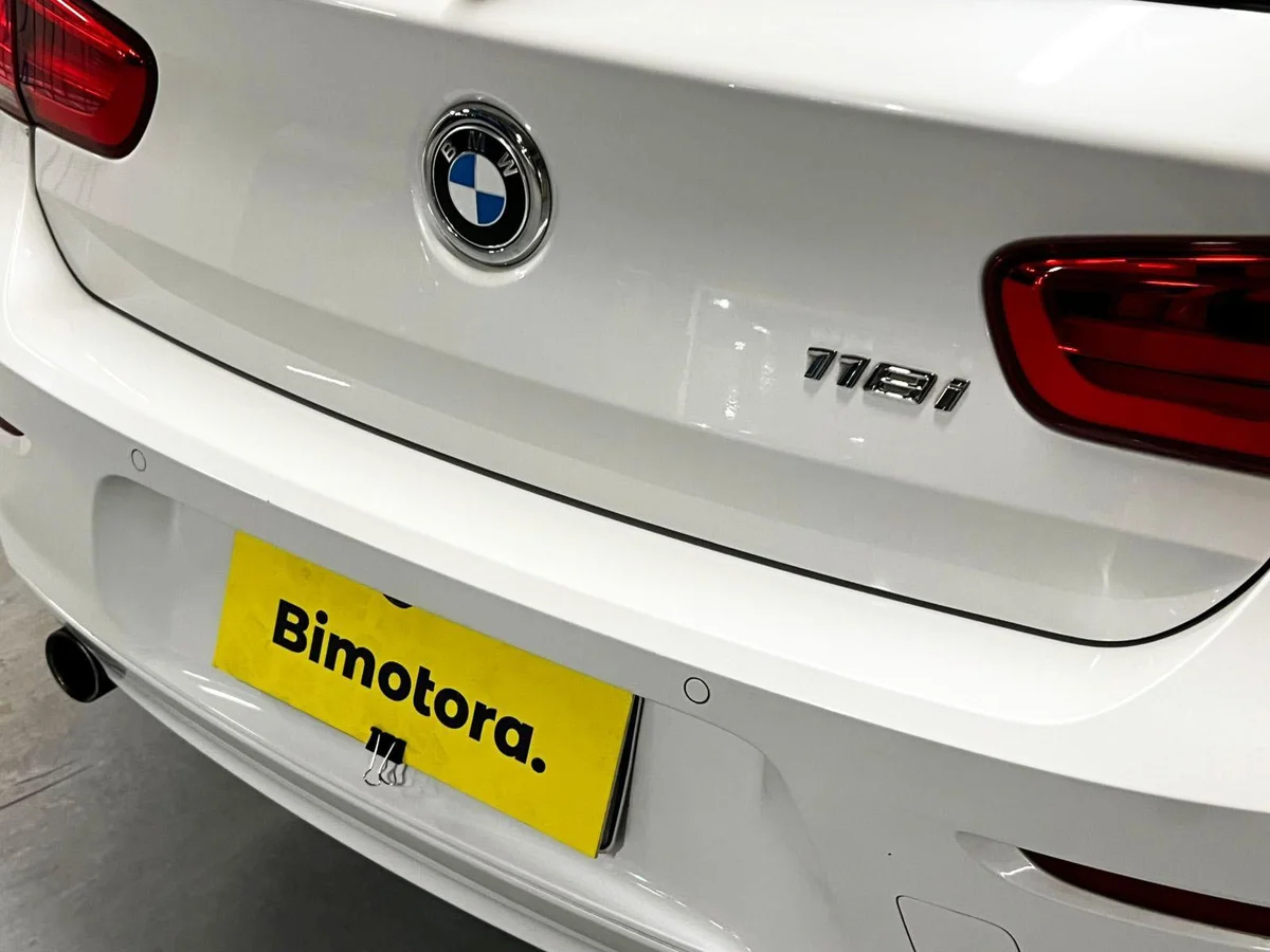 BMW 118 MILLENIAL 1.5 AT 2019 - Miniatura 10