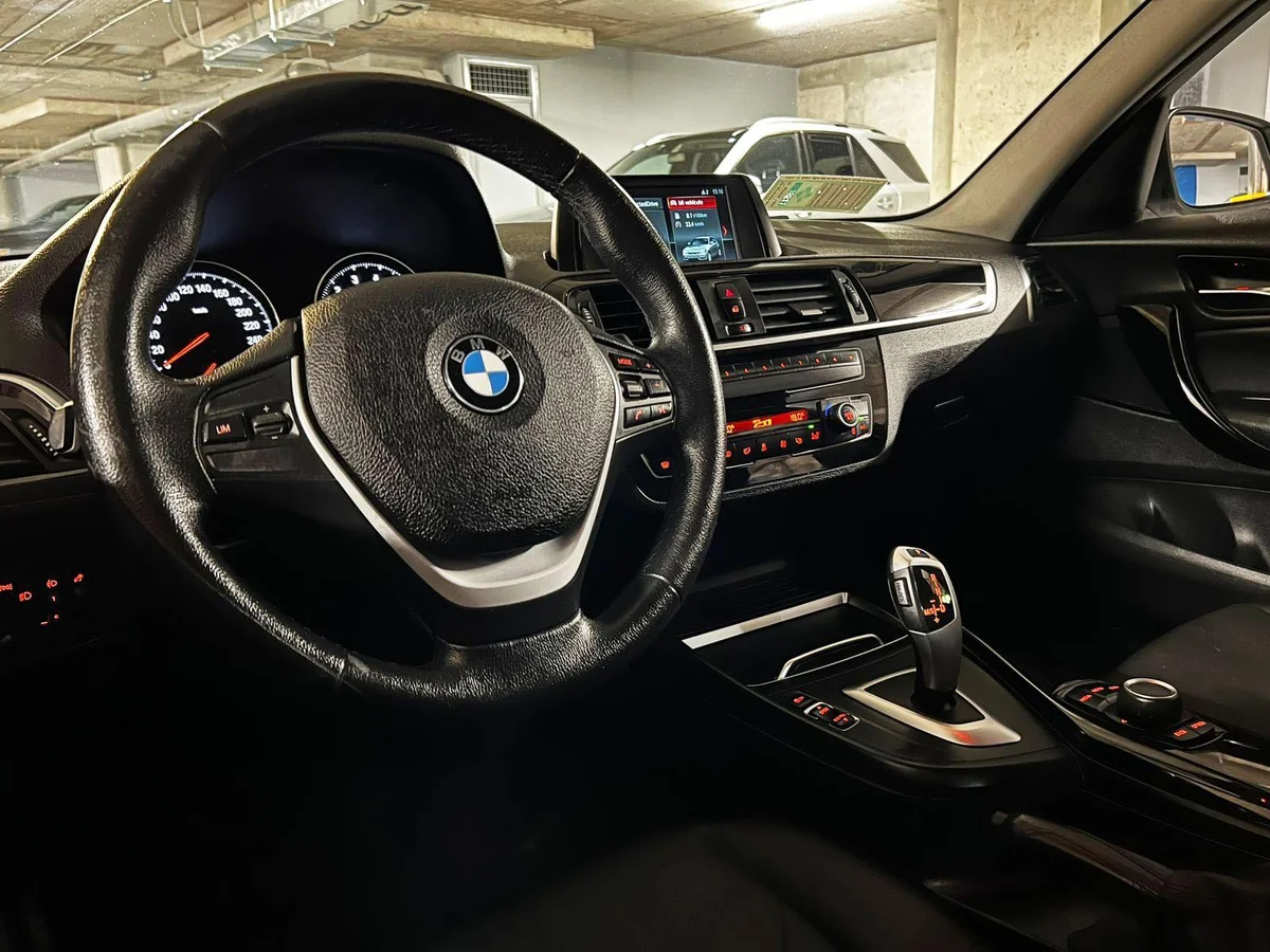 BMW 118 MILLENIAL 1.5 AT 2019 - Miniatura 14