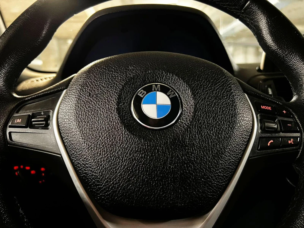 BMW 118 MILLENIAL 1.5 AT 2019