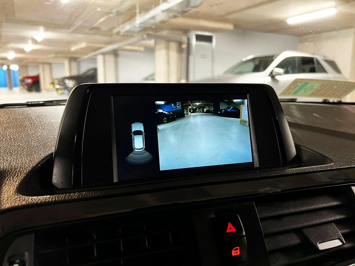 BMW 118 MILLENIAL 1.5 AT 2019 - Miniatura 9