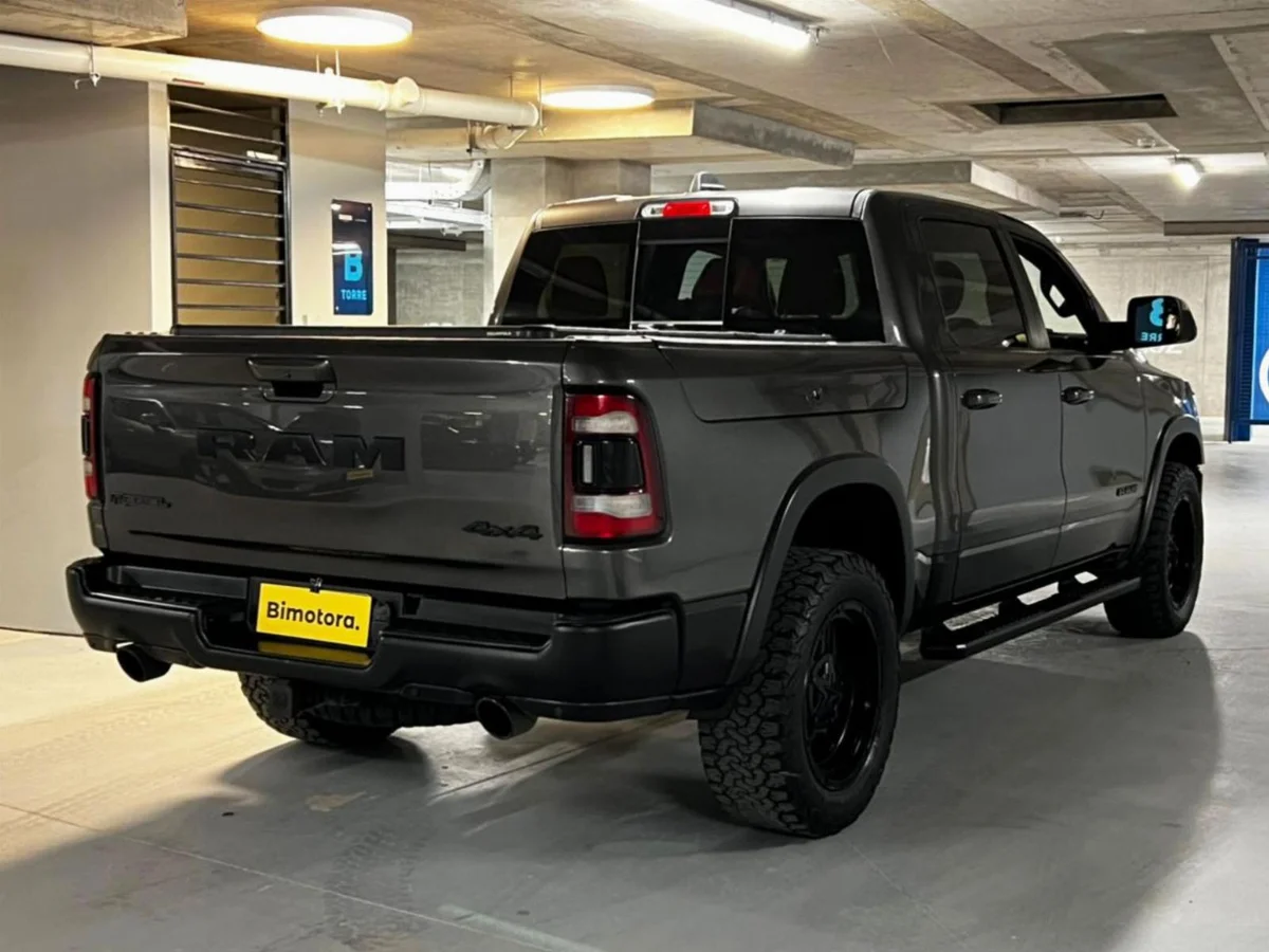 DODGE RAM 1500 REBEL 5.7 HEMI 2020 - Miniatura 13