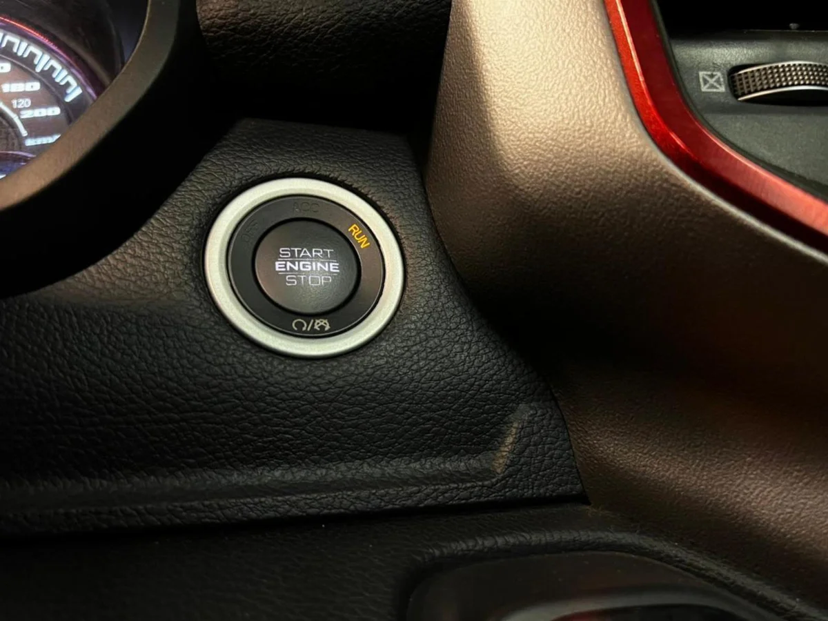 DODGE RAM 1500 REBEL 5.7 HEMI 2020 - Miniatura 9