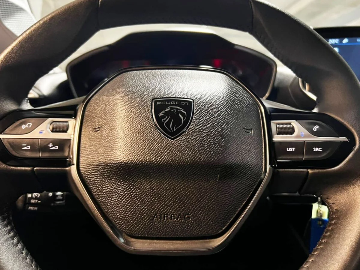 PEUGEOT 208 1.2 MT 2025 - Miniatura 2