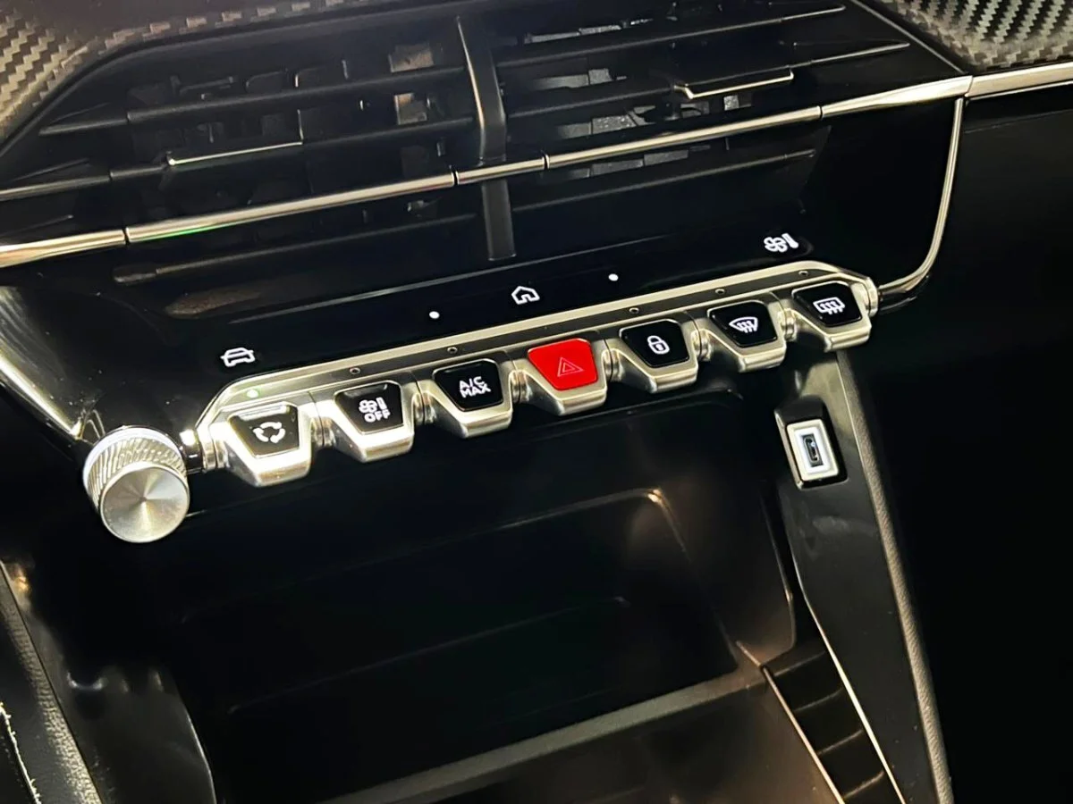 PEUGEOT 208 1.2 MT 2025 - Miniatura 7
