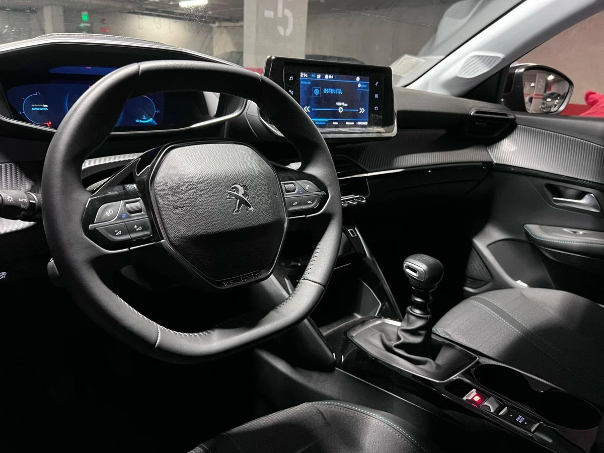 PEUGEOT 208 ALLURE PACK PURETECH 2023 - Miniatura 15