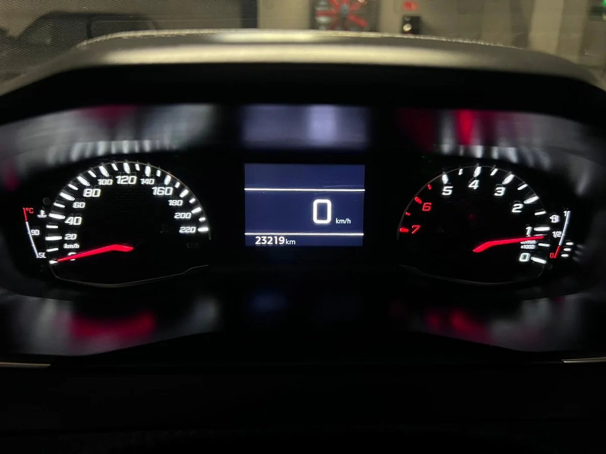 PEUGEOT 208 ACTIVE 1.2 MT 2022 - Miniatura 3