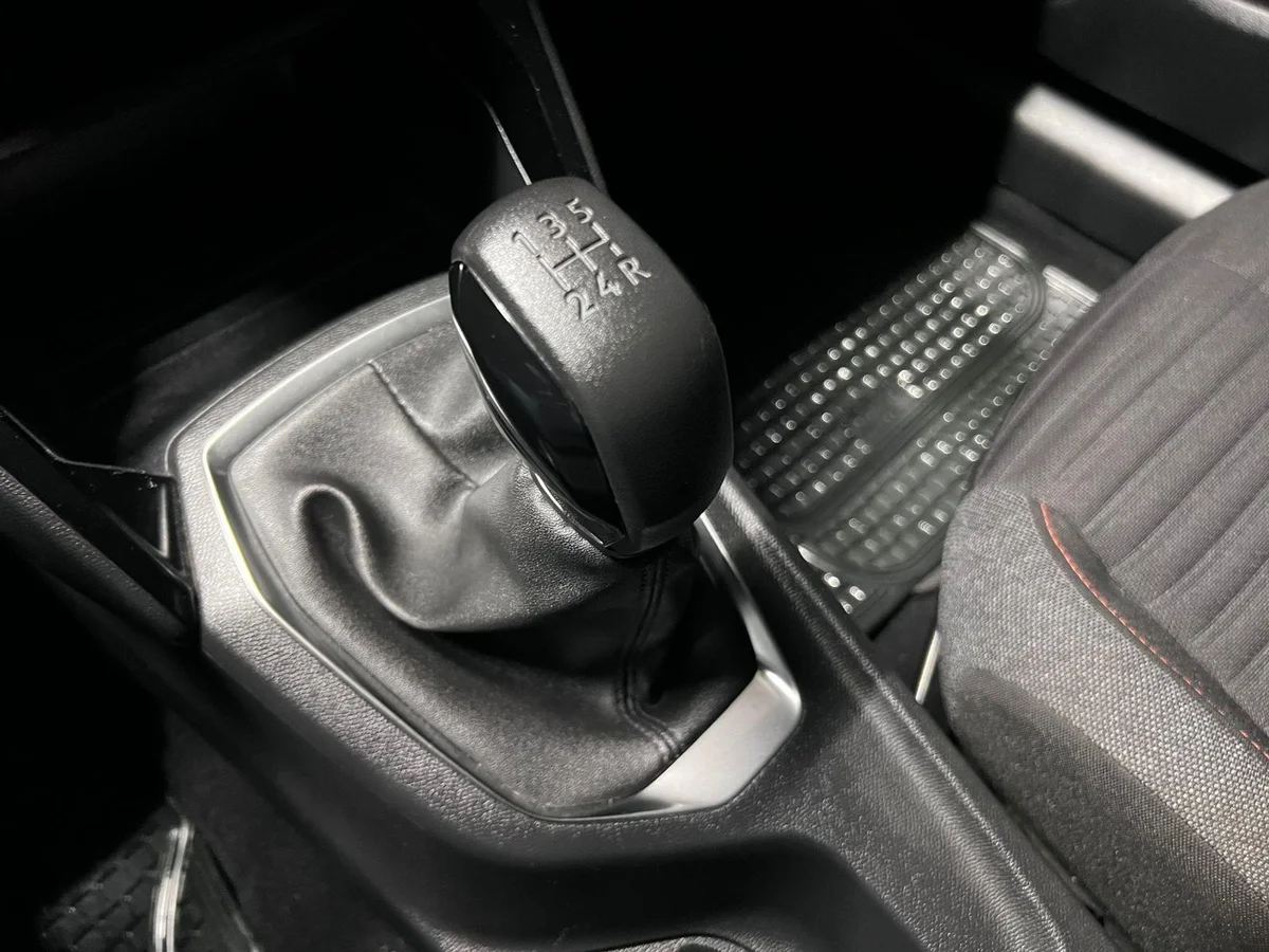 PEUGEOT 208 ACTIVE 1.2 MT 2022 - Miniatura 12
