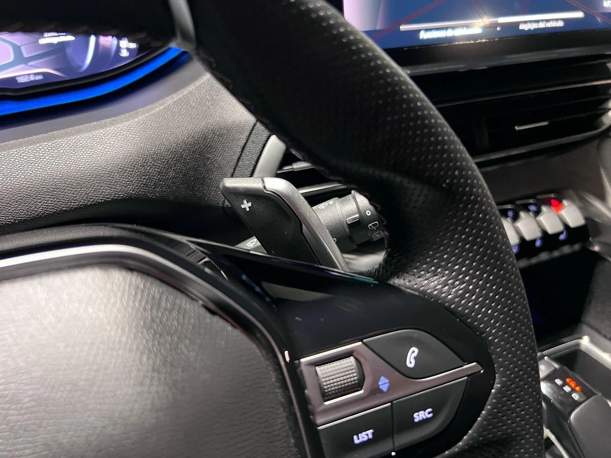 PEUGEOT 3008 GT PURETECH 180 2023 - Miniatura 4