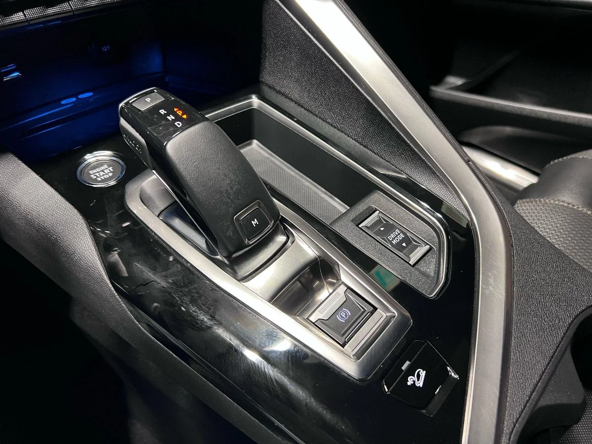 PEUGEOT 3008 GT PURETECH 180 2023 - Miniatura 16