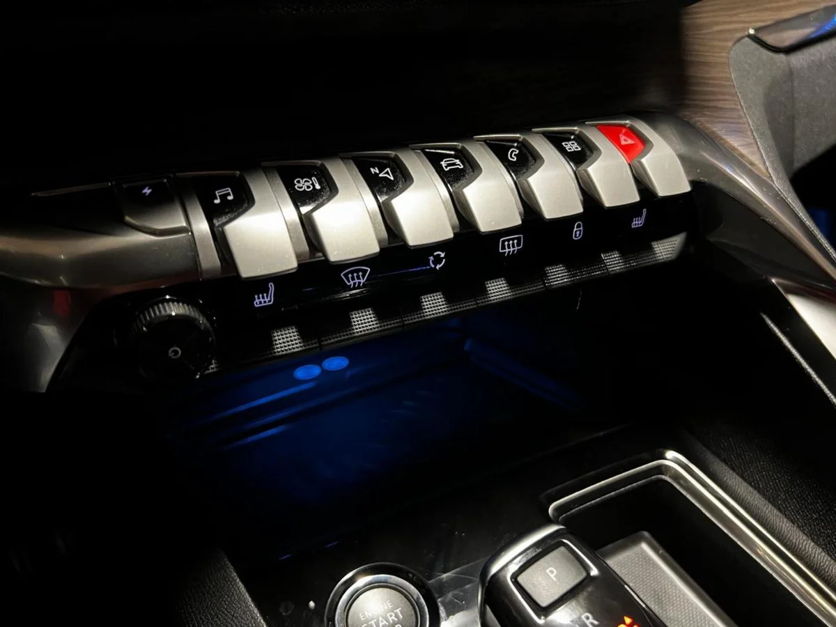 PEUGEOT 3008 HYBRID 300 4X4 2022 - Miniatura 22