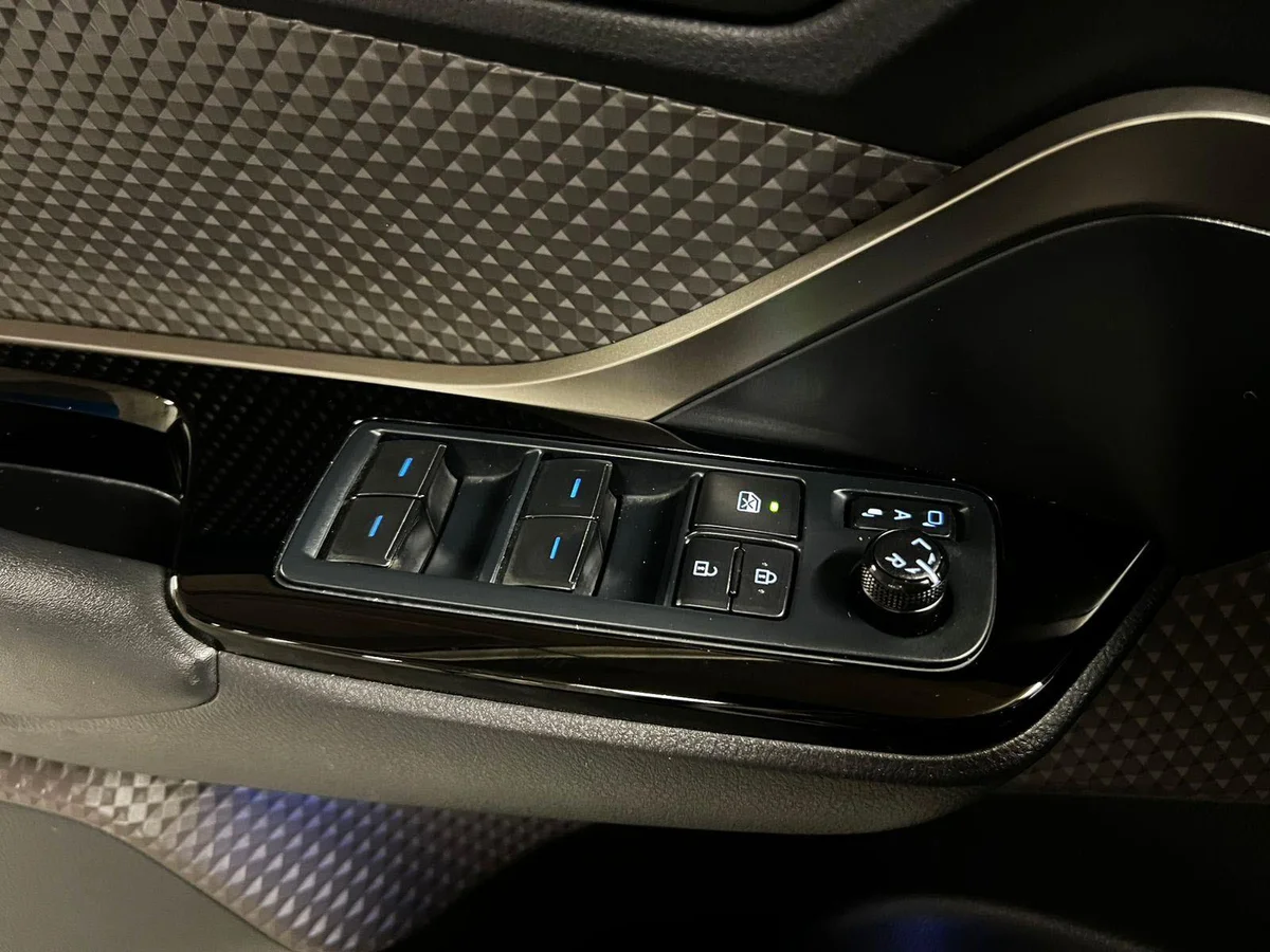 TOYOTA C-HR HEV 1.8 AT 2023 - Miniatura 17