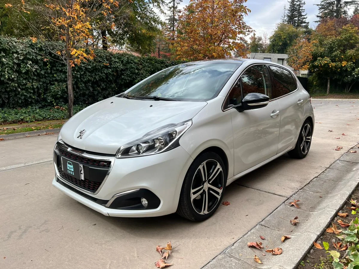 PEUGEOT 208 GT-LINE AUT 1.2L TURBO PURETECH AÑO 2017 - Miniatura 15