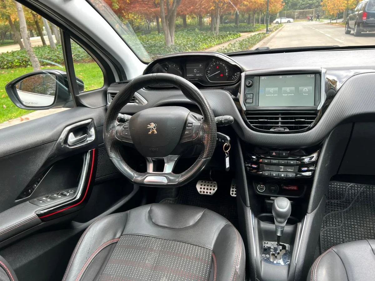 PEUGEOT 208 GT-LINE AUT 1.2L TURBO PURETECH AÑO 2017 - Miniatura 21