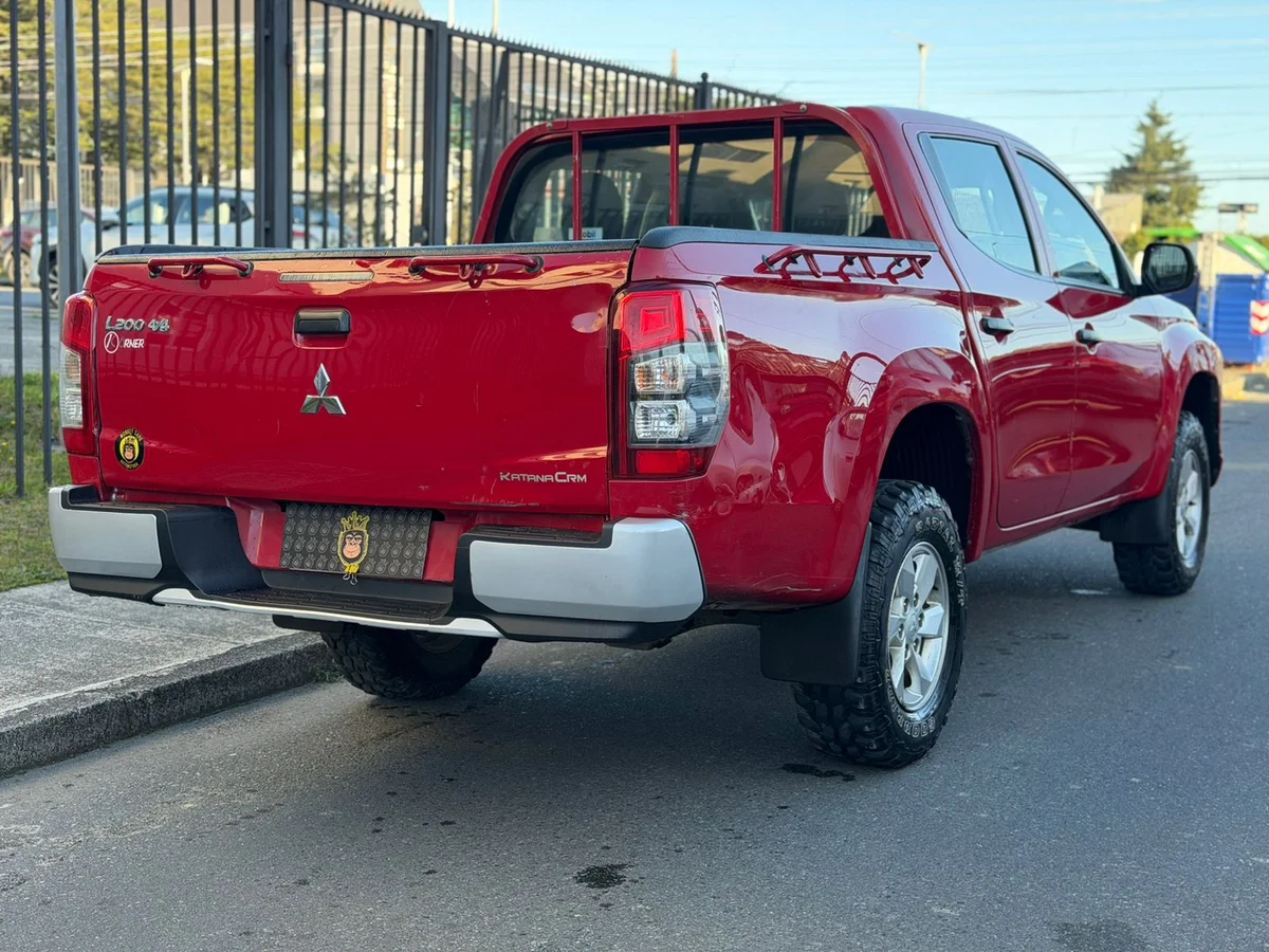 MITSUBISHI L200 2.4 KATANA CRM DIESEL SPECIAL PACK DOB. CAB. 4X4 MT 4P 2022
