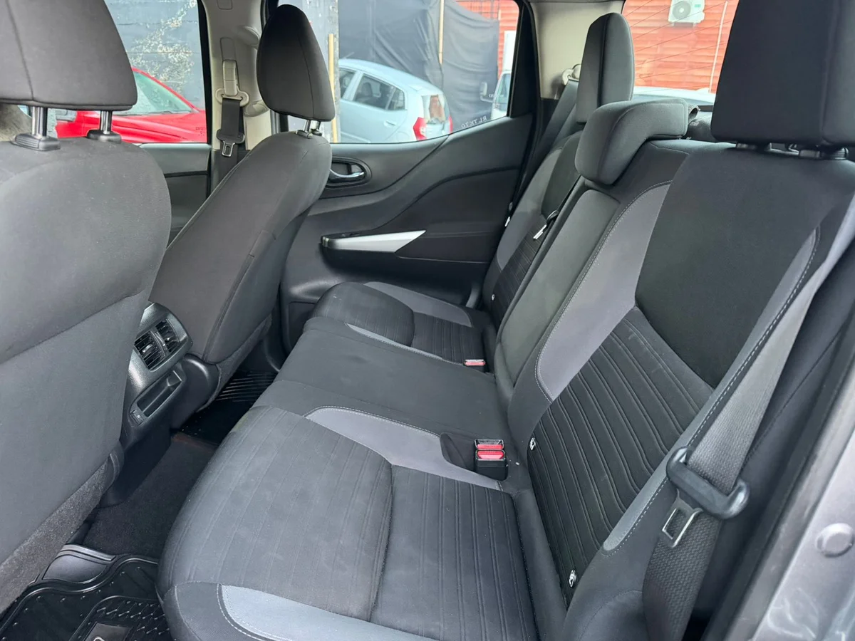 NISSAN Navara 2.3D SE DIESEL 4X2 DOB.CAB. MT 4P 2022 - Miniatura 12