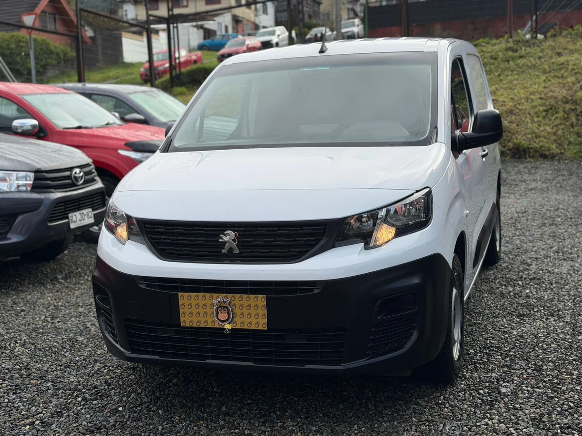 PEUGEOT Partner 1.5 L1 HDI DIESEL 100HP 4X2 MT 5P 2024