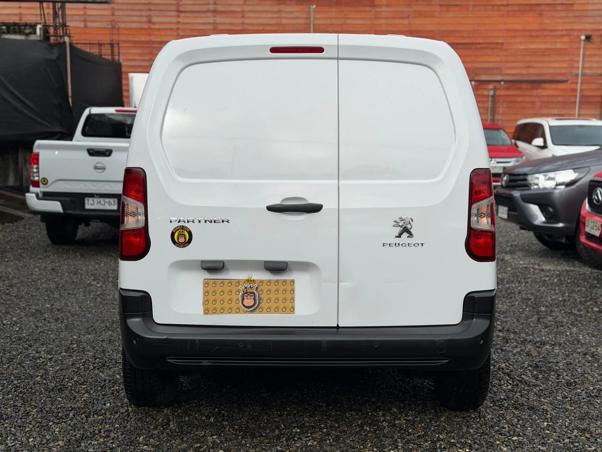 PEUGEOT Partner 1.5 L1 HDI DIESEL 100HP 4X2 MT 5P 2024