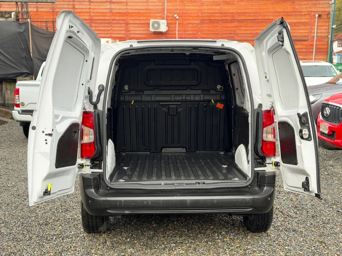 PEUGEOT Partner 1.5 L1 HDI DIESEL 100HP 4X2 MT 5P 2024