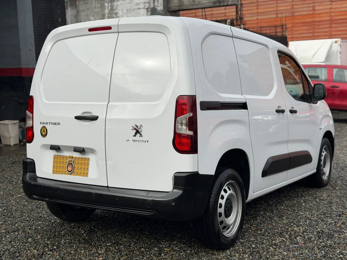 PEUGEOT Partner 1.5 L1 HDI DIESEL 100HP 4X2 MT 5P 2024 - Miniatura 7