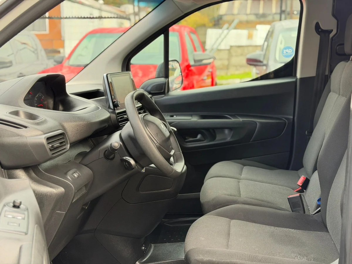 PEUGEOT Partner 1.5 L1 HDI DIESEL 100HP 4X2 MT 5P 2024 - Miniatura 11