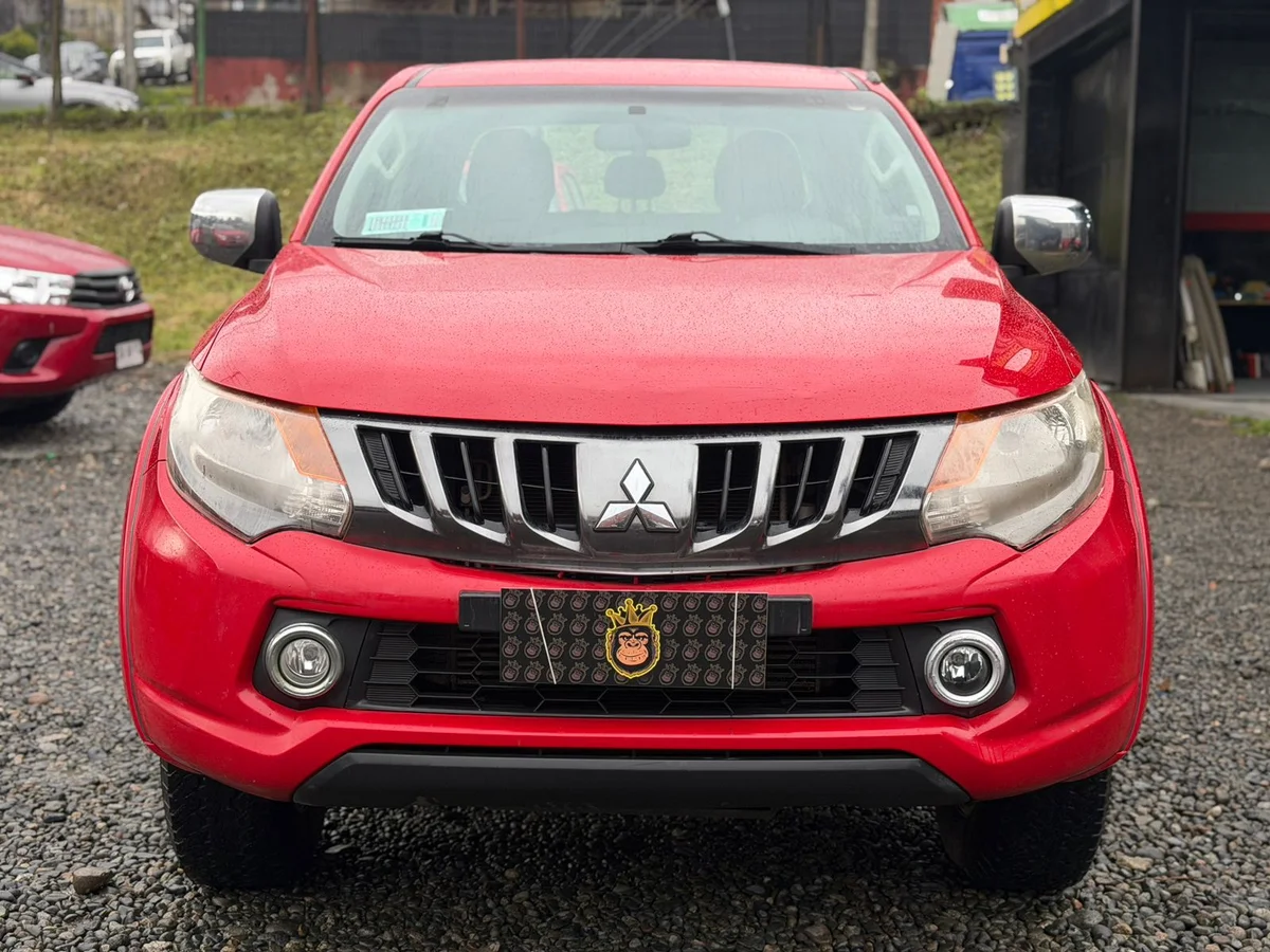 MITSUBISHI L200 2.4 KATANA CRT DOB. CAB. DIESEL 4X4 MT 4P 2019