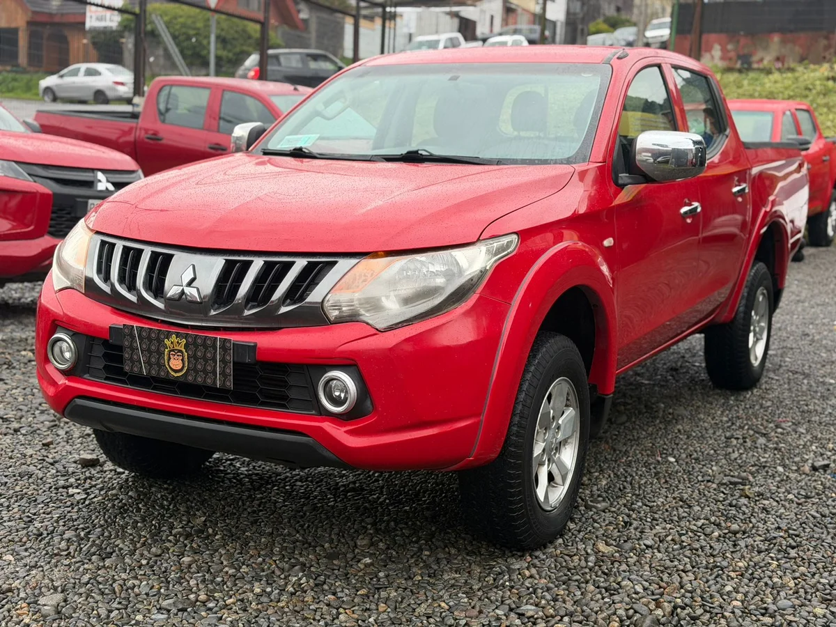 MITSUBISHI L200 2.4 KATANA CRT DOB. CAB. DIESEL 4X4 MT 4P 2019