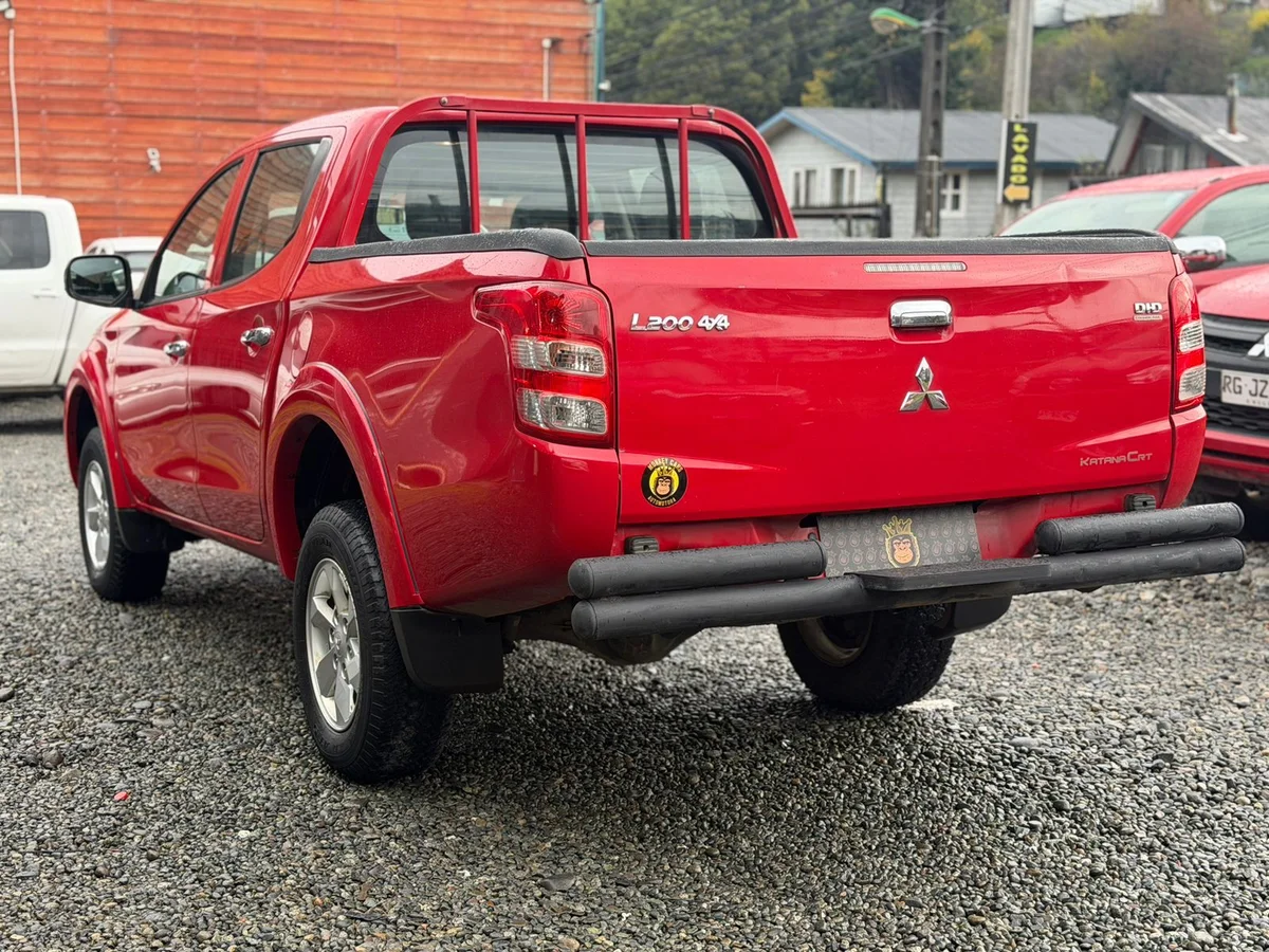 MITSUBISHI L200 2.4 KATANA CRT DOB. CAB. DIESEL 4X4 MT 4P 2019