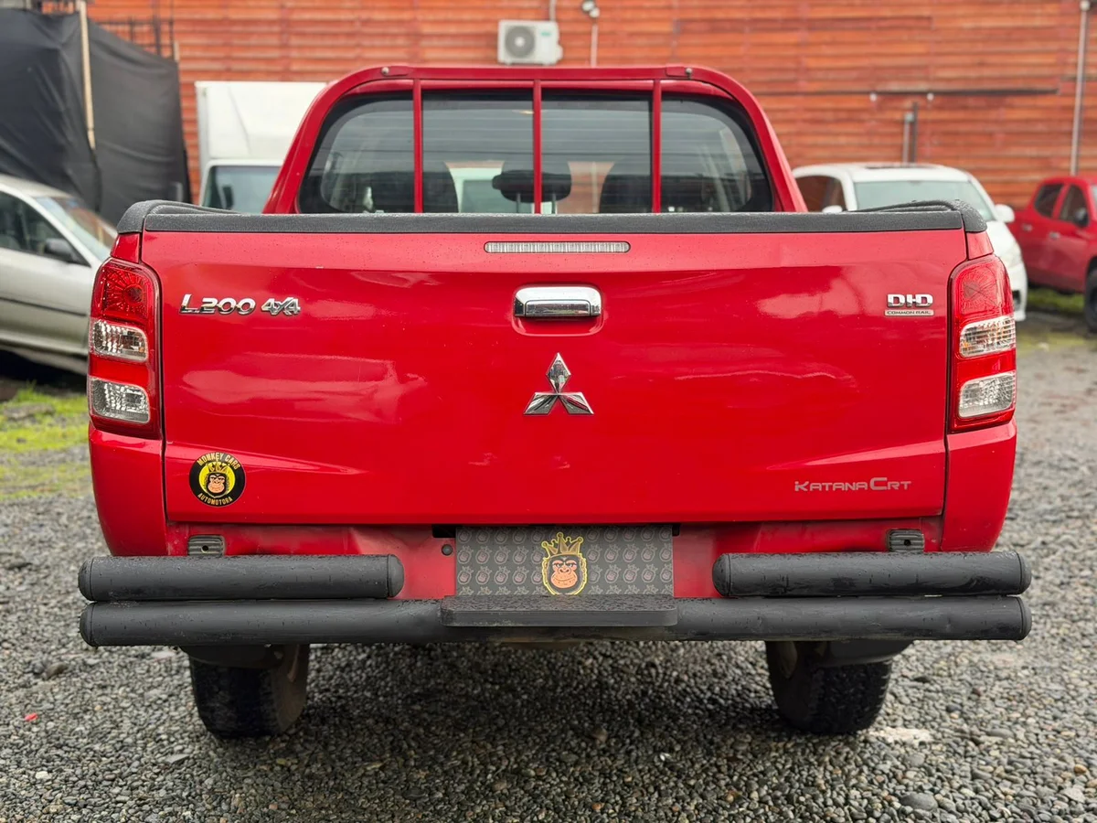 MITSUBISHI L200 2.4 KATANA CRT DOB. CAB. DIESEL 4X4 MT 4P 2019