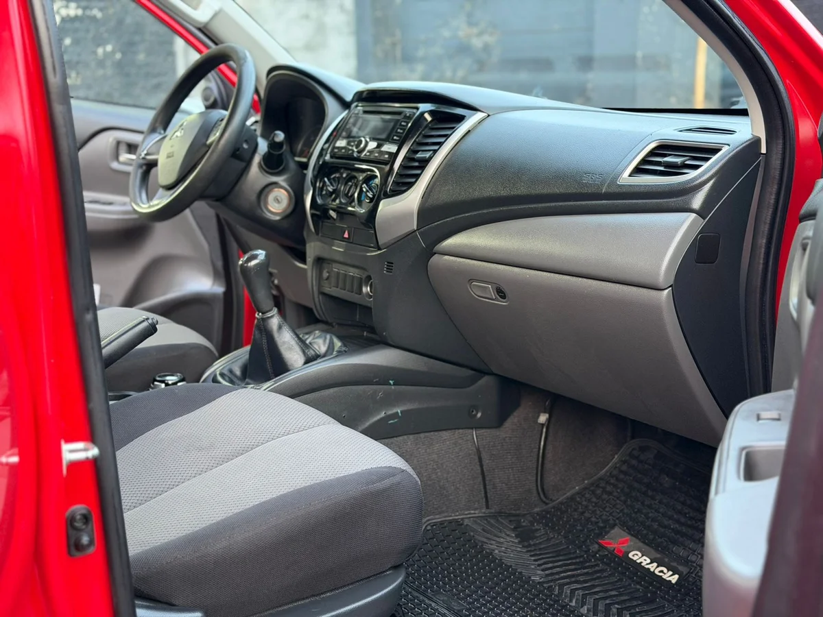 MITSUBISHI L200 2.4 KATANA CRT DOB. CAB. DIESEL 4X4 MT 4P 2019 - Miniatura 7