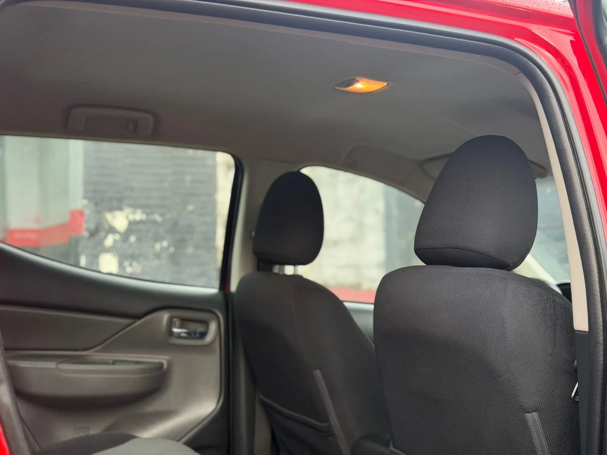 MITSUBISHI L200 2.4 KATANA CRT DOB. CAB. DIESEL 4X4 MT 4P 2019 - Miniatura 8