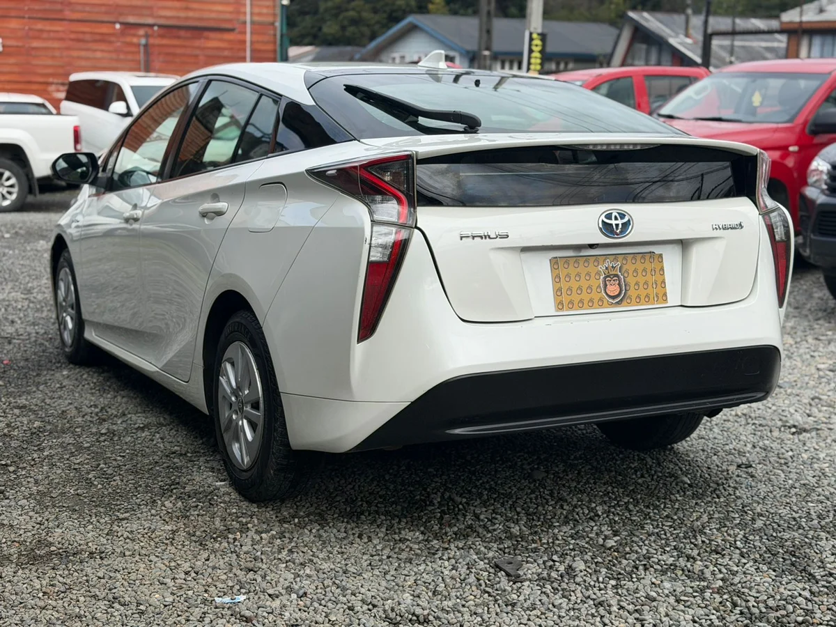 TOYOTA Prius 1.8 4X2 CVT AT 5P 2018